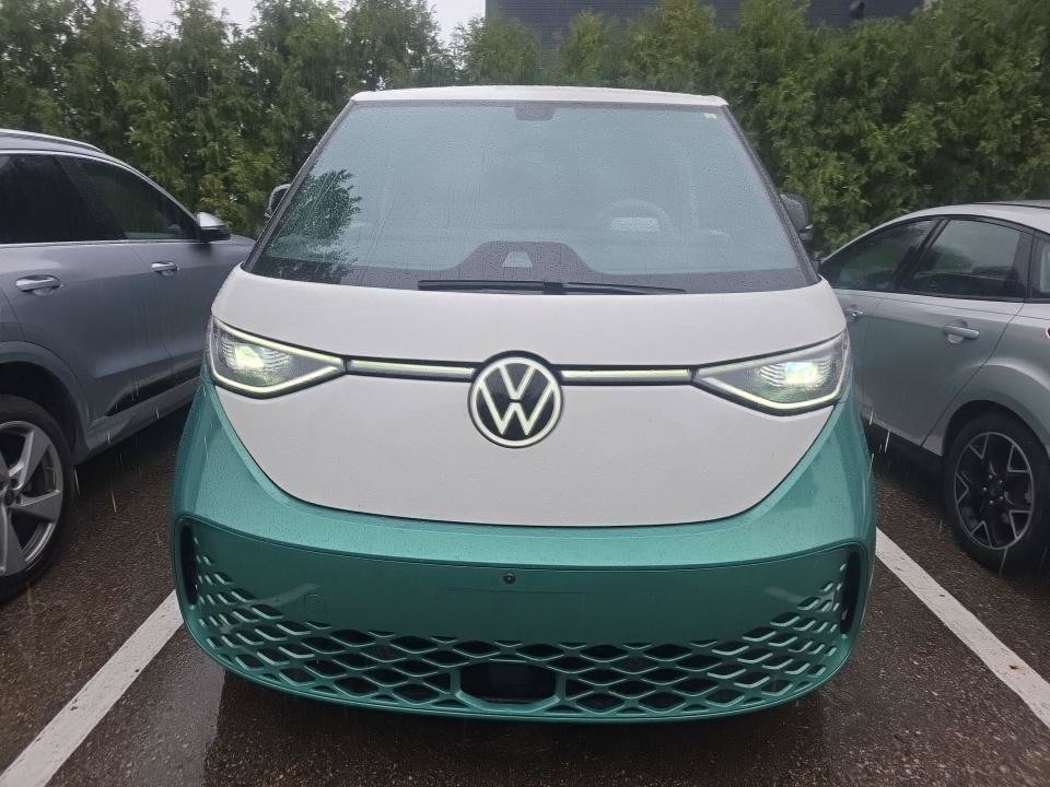 Used 2025 Volkswagen ID. Buzz 1st Edition RWD image 5
