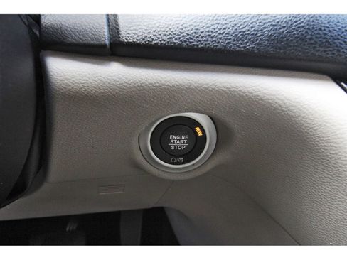 Used 2021 Chrysler Voyager Lxi image 23