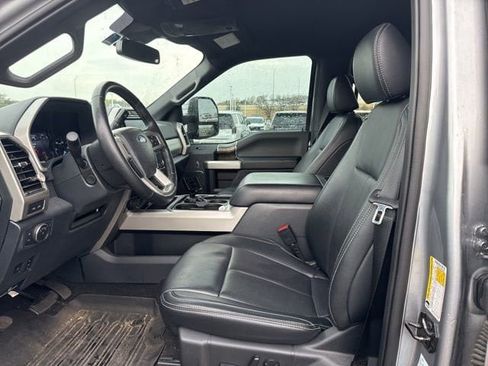 Used 2022 Ford F350 Lariat w/ Black Appearance Package image 10