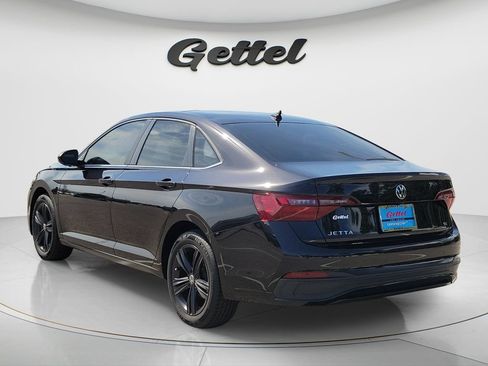Used 2024 Volkswagen Jetta SE w/ Panoramic Sunroof Package FWD image 6