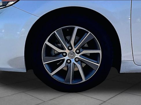 Used 2016 Lexus ES 300h w/ Navigation System Package FWD image 10