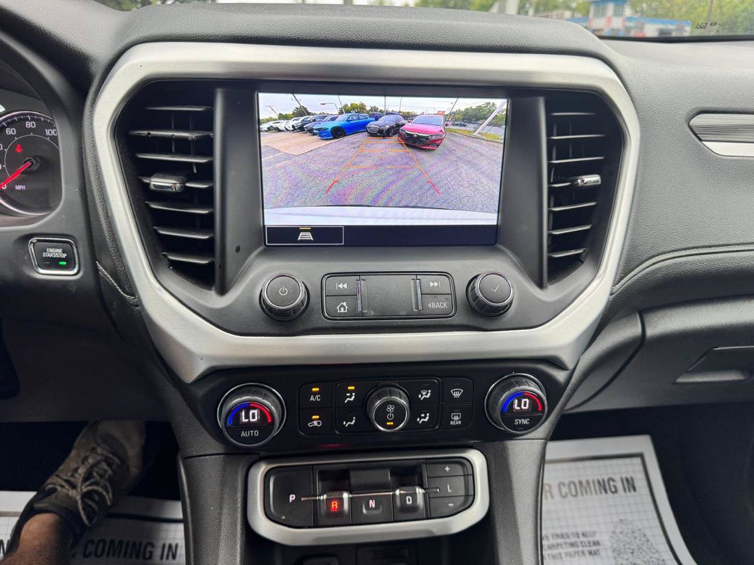 Used 2023 GMC Acadia SLT FWD image 13