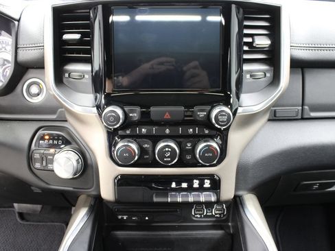 Used 2019 RAM 1500 Laramie AWD/4WD image 19