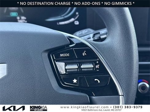 Used 2025 Kia Niro LX image 9