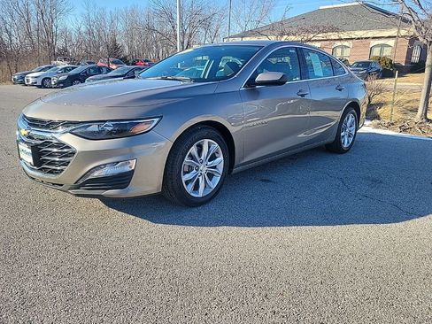 Used 2024 Chevrolet Malibu LT FWD image 3