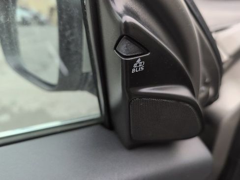 Used 2016 Volvo XC60 T5 Premier w/ Proximity Package image 23