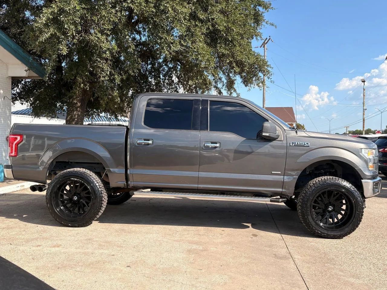 Used 2016 Ford F150 XLT w/ Equipment Group 302A Luxury RWD image 2