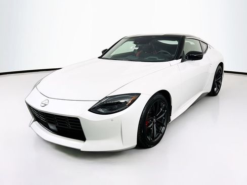 Used 2024 Nissan Z Performance w/ Floor Mat Package RWD image 3