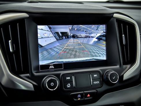 Used 2022 GMC Terrain SLT image 21