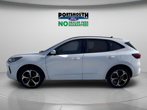 Used 2025 Ford Escape ST-Line Elite w/ Premium Technology Package image 2