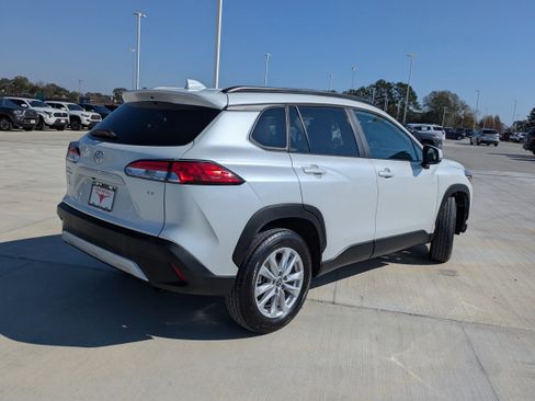 Certified 2023 Toyota Corolla Cross LE image 7