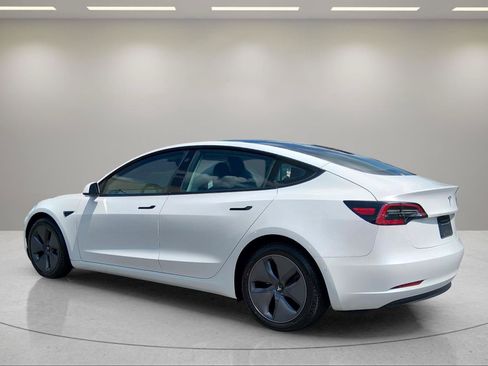Used 2021 Tesla Model 3 Standard Range Plus RWD image 3