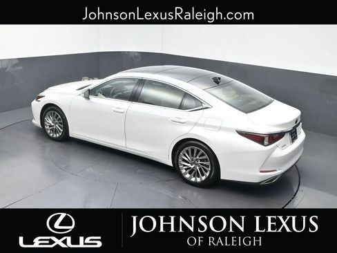 Used 2019 Lexus ES 350 Ultra Luxury w/ Accessory Package FWD image 26