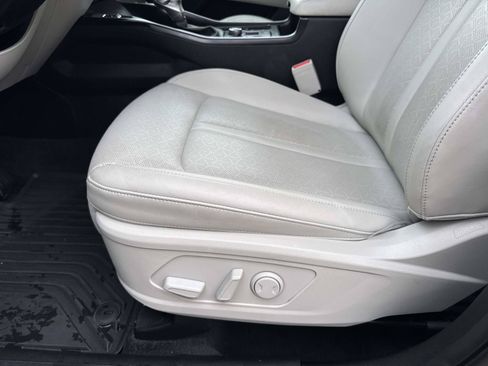 Used 2023 Kia Sorento EX w/ Panoramic Sunroof Package FWD image 17