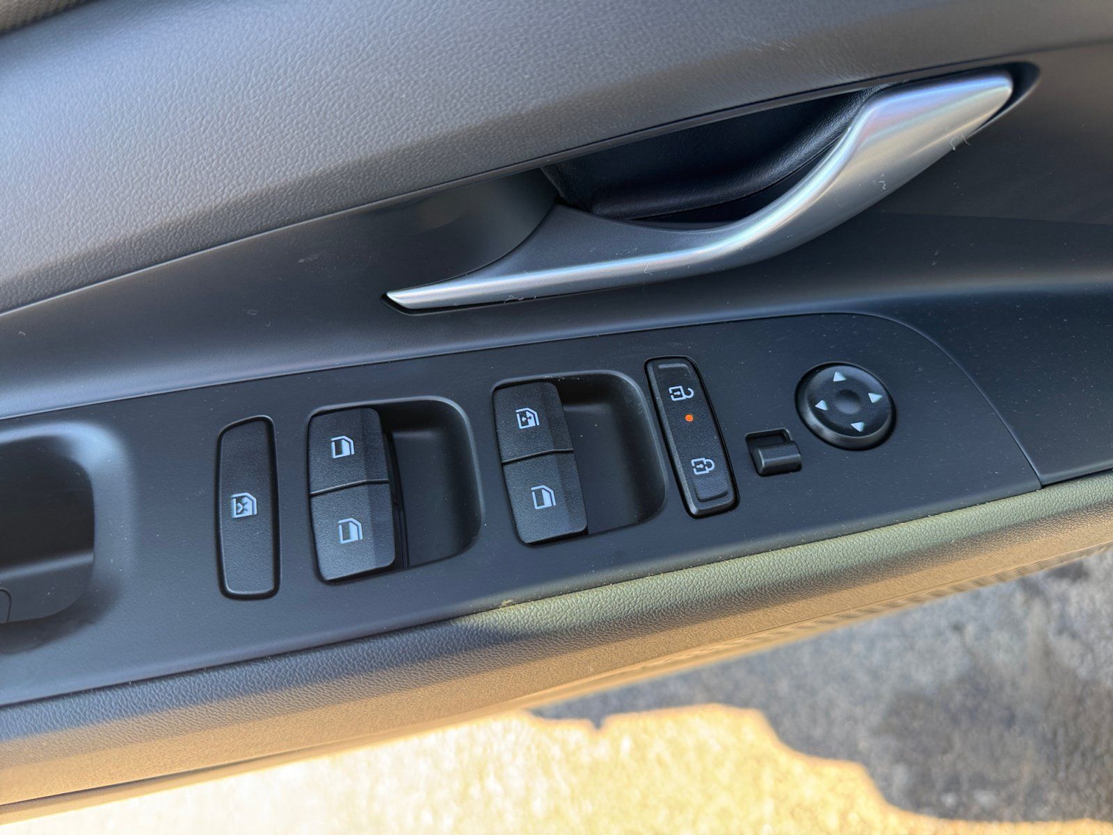 New 2026 Hyundai Elantra Hybrid FWD image 18