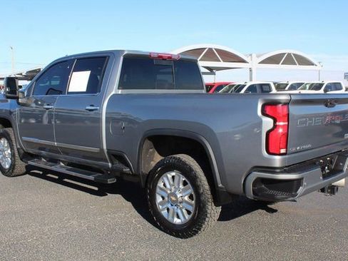 Used 2025 Chevrolet Silverado 2500 High Country w/ Technology Package image 8