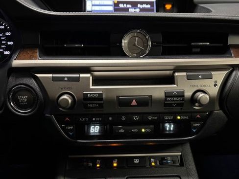 Used 2014 Lexus ES 350 w/ Luxury Package FWD image 25