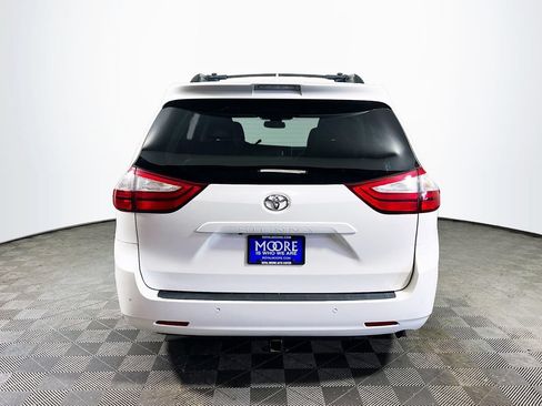 Certified 2018 Toyota Sienna XLE w/ XLE Navigation Package FWD image 6