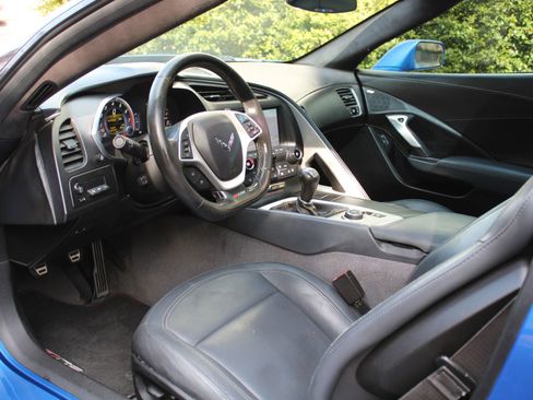 Used 2015 Chevrolet Corvette Z06 w/ 3LZ Preferred Equipment Group image 15