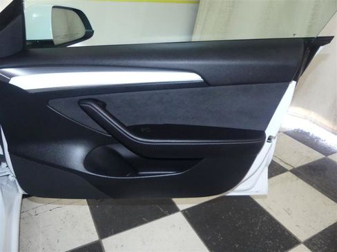 Used 2023 Tesla Model 3 Standard Range RWD image 23