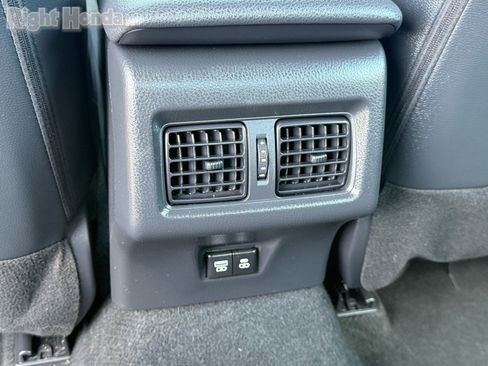 Used 2025 Toyota Camry SE image 27