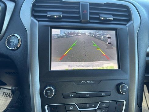 Used 2020 Ford Fusion SE image 26