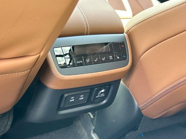 New 2026 Nissan Pathfinder Platinum AWD/4WD image 19
