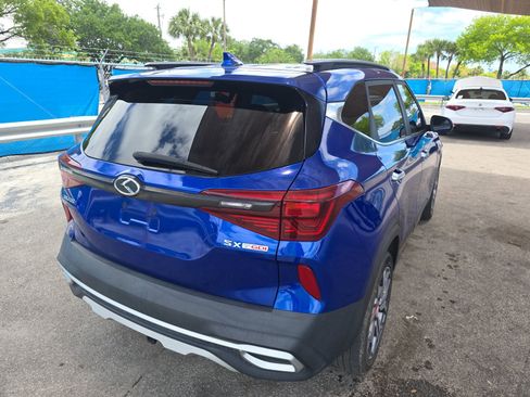 Used 2021 Kia Seltos SX w/ SX Sunroof Package AWD/4WD image 6