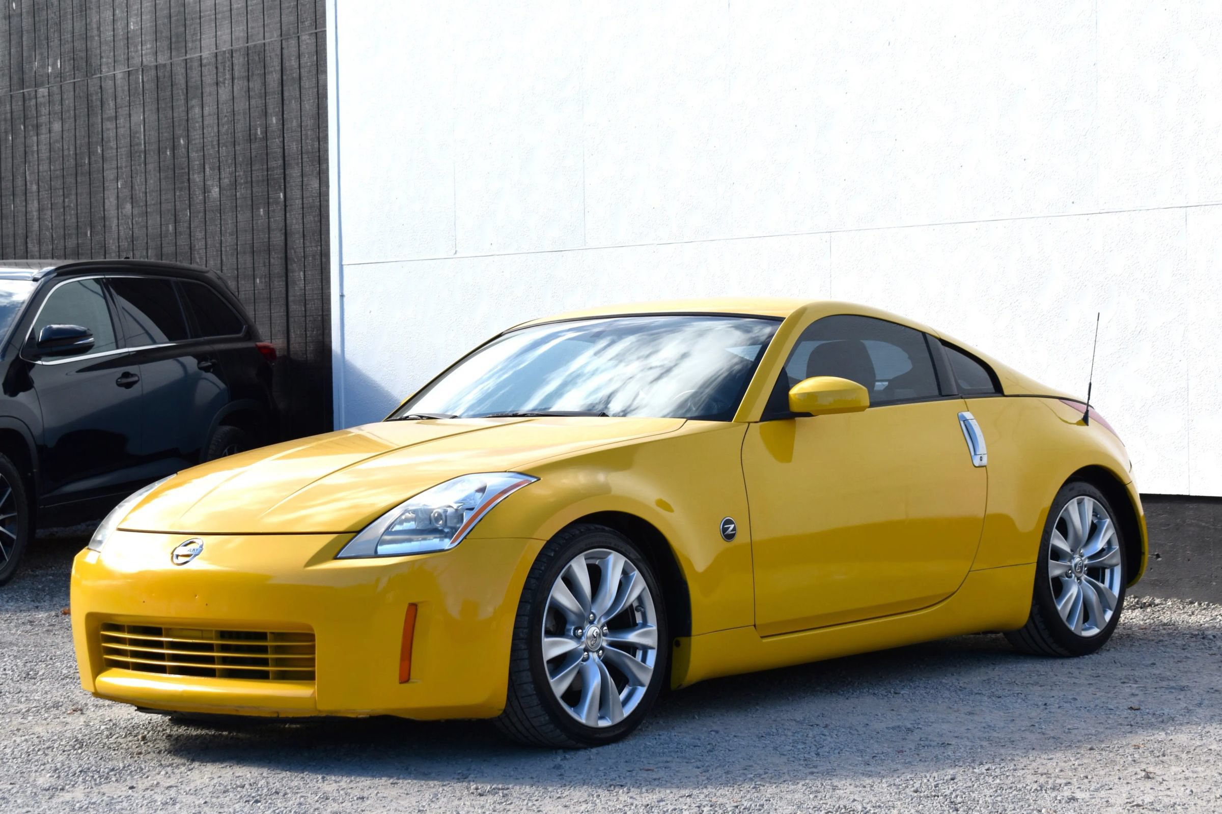 Used 2005 Nissan 350Z Touring w/ (N93) Cargo Convenience Pkg RWD image 8