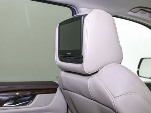 Used 2017 Cadillac Escalade Luxury image 26