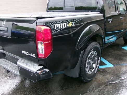 Used 2020 Nissan Frontier PRO-4X w/ Pro-4x Utility Package AWD/4WD image 9
