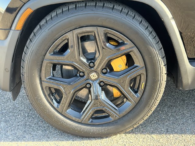 Used 2023 Rivian R1S Adventure Quad AWD/4WD image 29