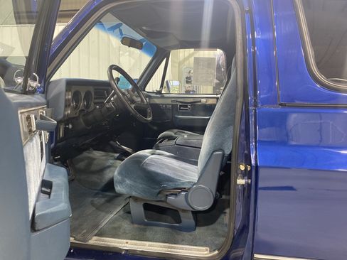 Used 1989 Chevrolet Blazer 4WD image 2