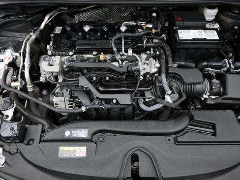Used 2024 Toyota Corolla LE FWD image 10
