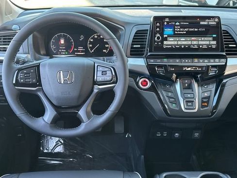 New 2026 Honda Odyssey Touring image 17