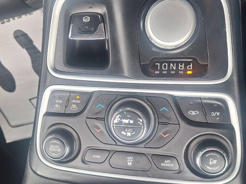 Used 2016 Chrysler 200 Limited Platinum w/ Comfort & Convenience Group FWD image 11