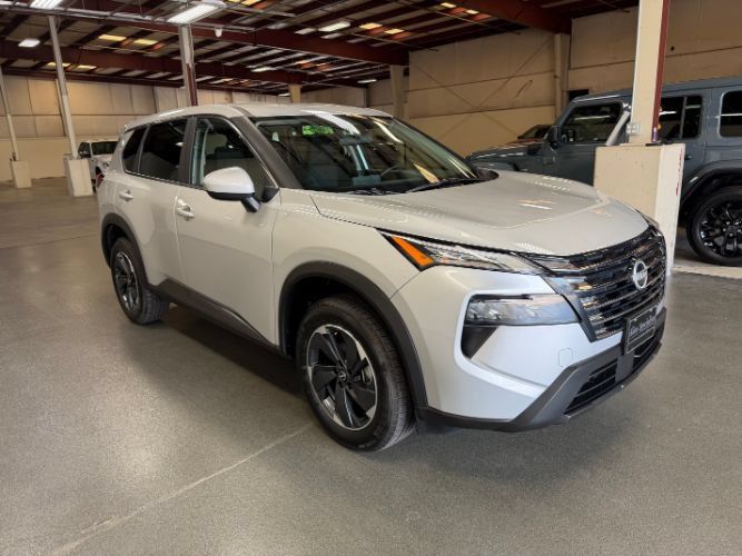 Used 2025 Nissan Rogue SV AWD/4WD image 7