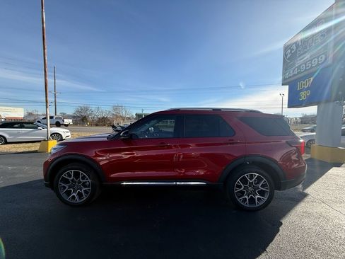 Used 2025 Ford Explorer Platinum w/ Ultimate Package image 6