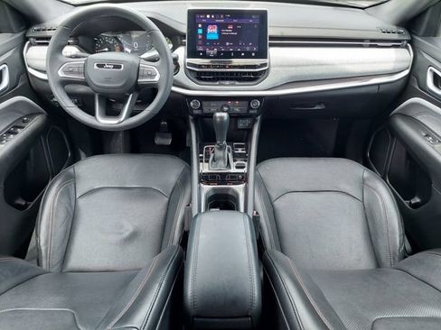 Used 2023 Jeep Compass Latitude AWD/4WD image 3