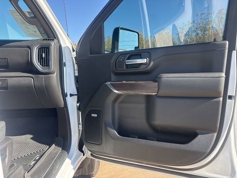 Used 2023 GMC Sierra 2500 SLT w/ SLT Premium Package image 48