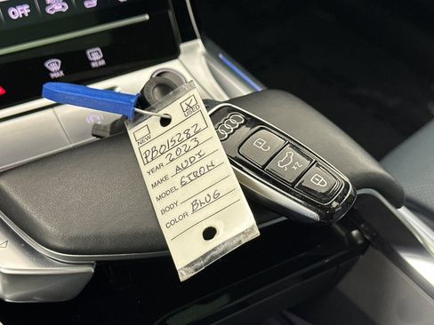 Used 2023 Audi e-tron Prestige w/ Prestige Package image 24