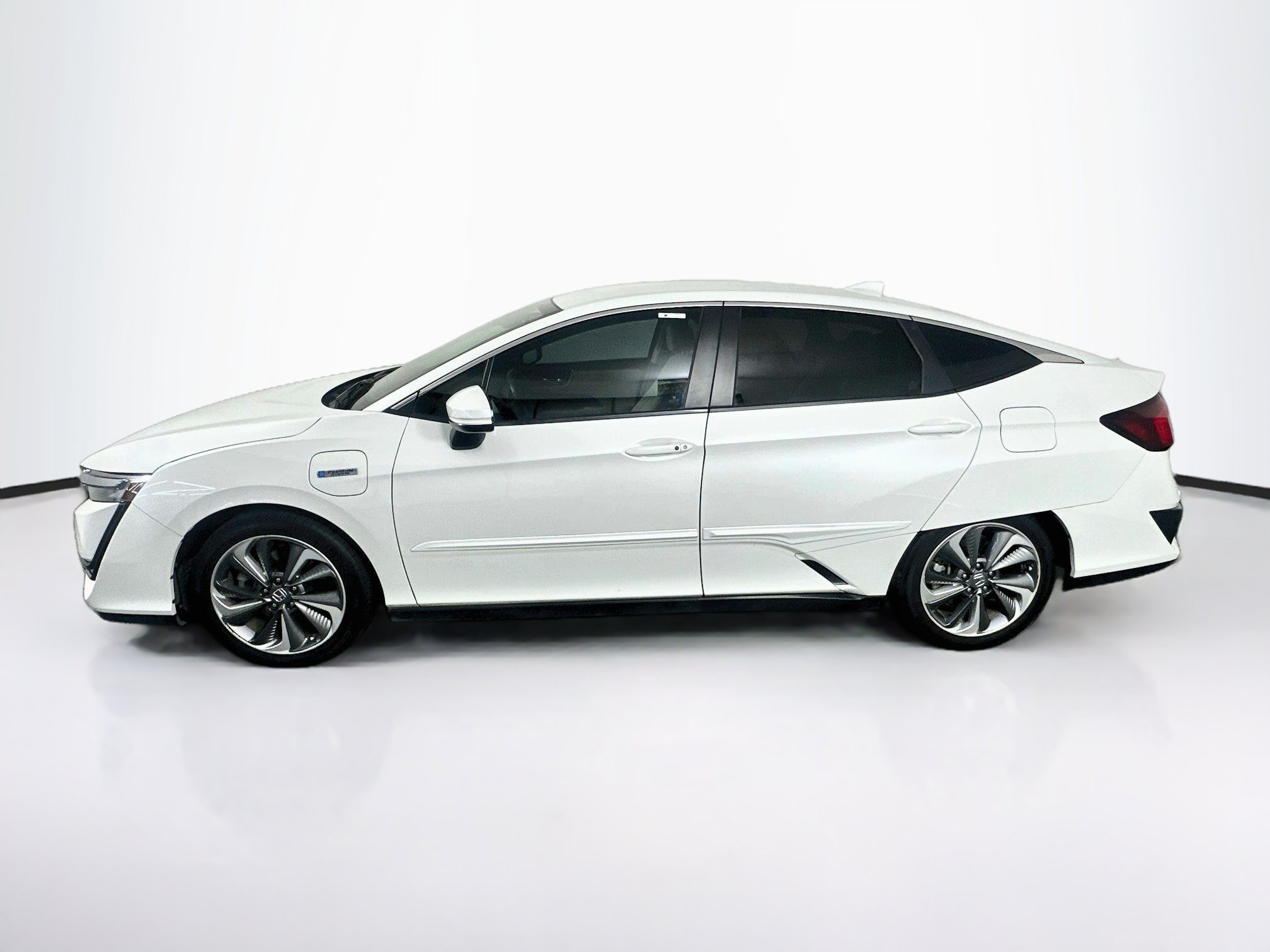 Used 2018 Honda Clarity Touring image 4