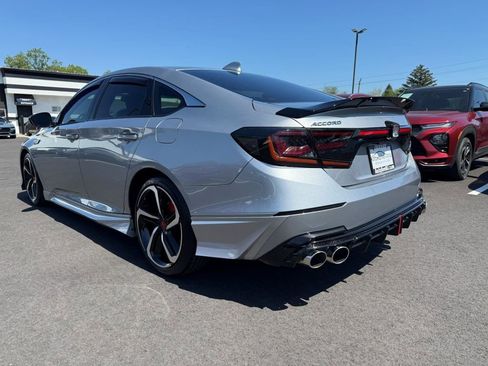 Used 2018 Honda Accord Sport image 6