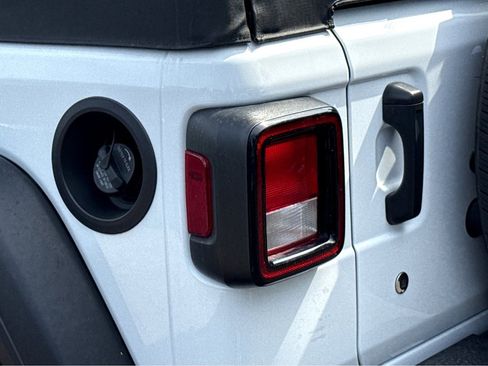 Certified 2022 Jeep Wrangler Unlimited Sport image 6