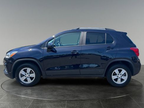 Used 2021 Chevrolet Trax LT w/ Premium Seat Package AWD/4WD image 6