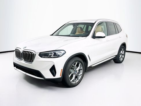Used 2024 BMW X3 sDrive30i w/ Convenience Package RWD image 3