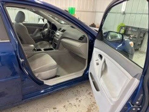 Used 2010 Toyota Camry FWD image 9