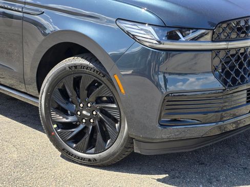 New 2026 Lincoln Navigator L Reserve AWD/4WD image 6