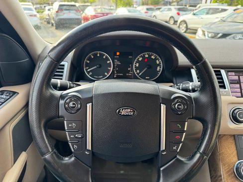 Used 2013 Land Rover Range Rover Sport HSE AWD/4WD image 12