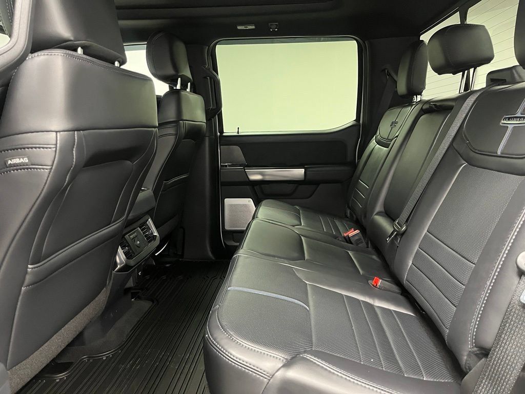 Used 2025 Ford F450 Platinum w/ FX4 Off-Road Package AWD/4WD image 46